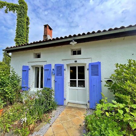 Champs Chevrier Mezieres-sur-Issoire Exterior foto