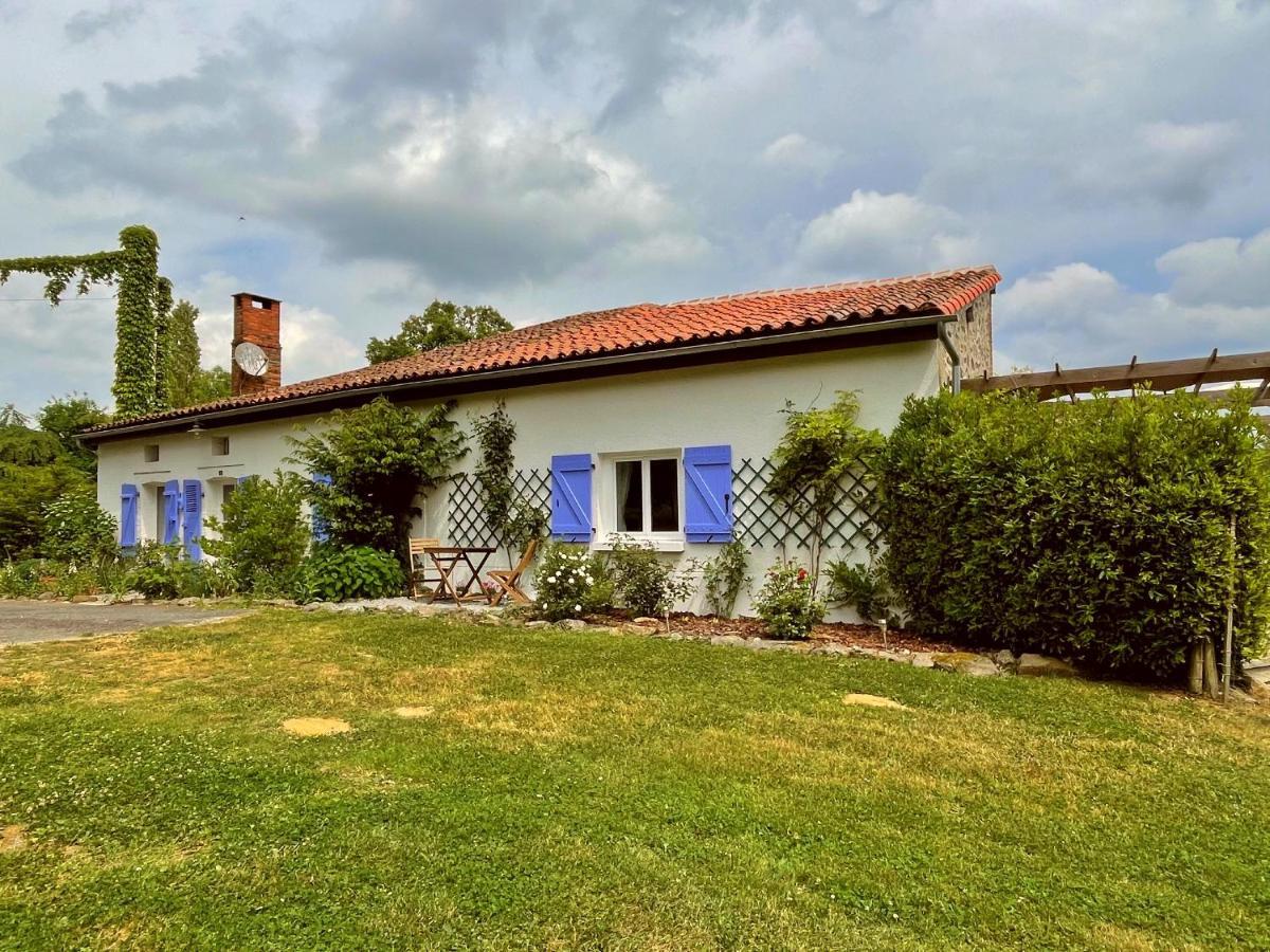Champs Chevrier Mezieres-sur-Issoire Exterior foto